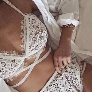 NWT 💕Lace Bralette💕white stretch lace Sexy Bra